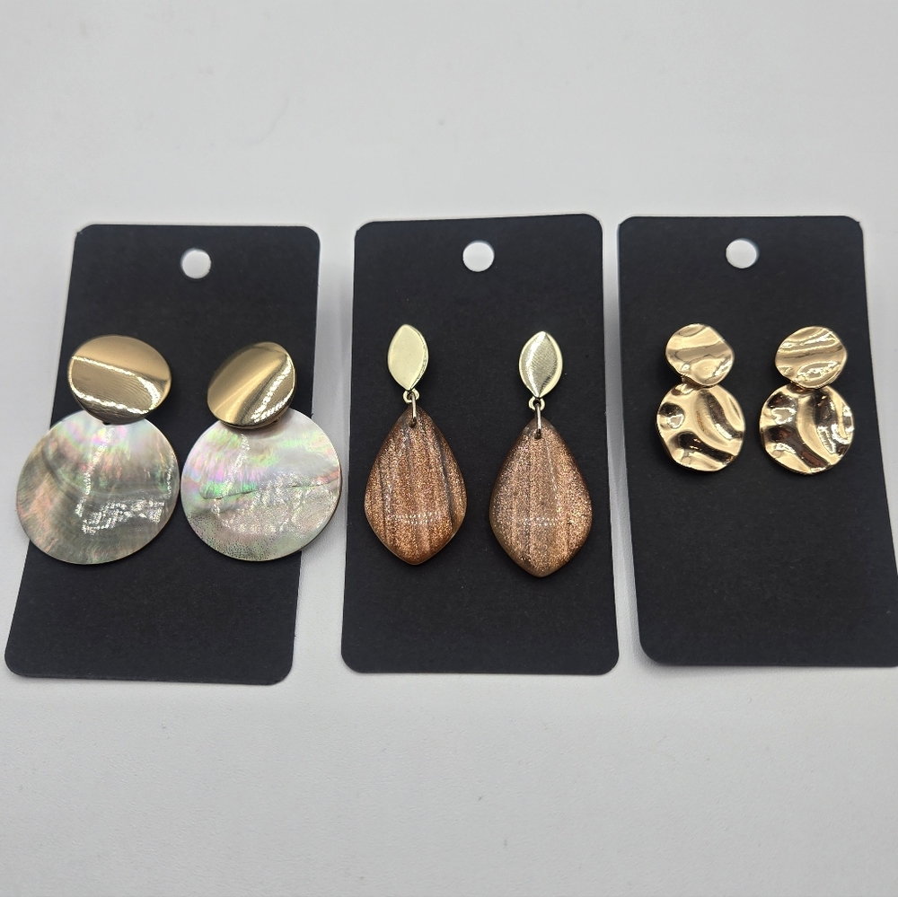 NY & COMPANY Fashion Earrings Gold Tone Amber Acrylic Abalone Shell